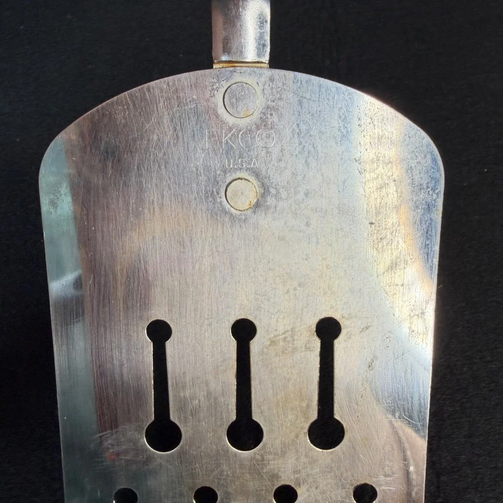 Vintage Ekco USA Metal Keyhole Slotted Spatula Flipper Turner Black Handle 13